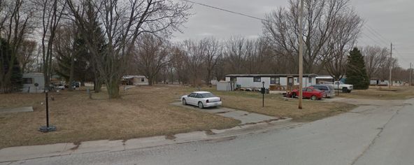 Villa Village: 2404 N 8th St, Red Oak, IA 51566